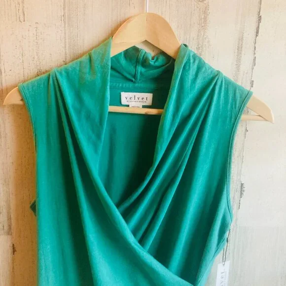 NWT $64 Velvet by Graham Spencer Adelise Knit Surplice Faux Wrap Fitted Top - Picture 2 of 14